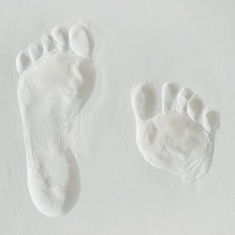 Nurcan Kır Geliyorum”, 2022, Alçı, 10x30x30 cm.